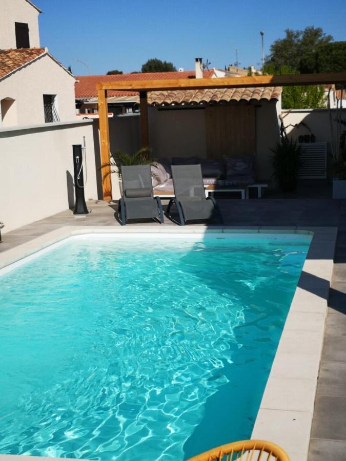 Appartement Au Dessus De La Maison Du Saunier 생 드 지로 외부 사진
