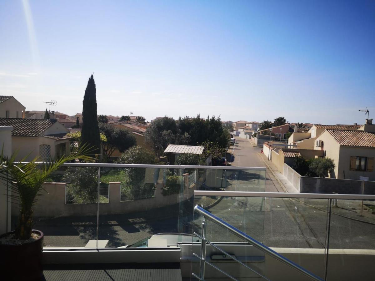 Appartement Au Dessus De La Maison Du Saunier 생 드 지로 외부 사진