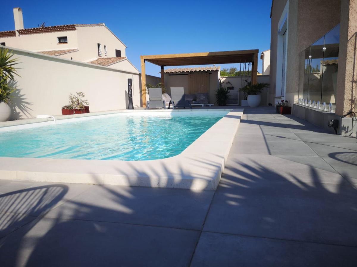 Appartement Au Dessus De La Maison Du Saunier 생 드 지로 외부 사진