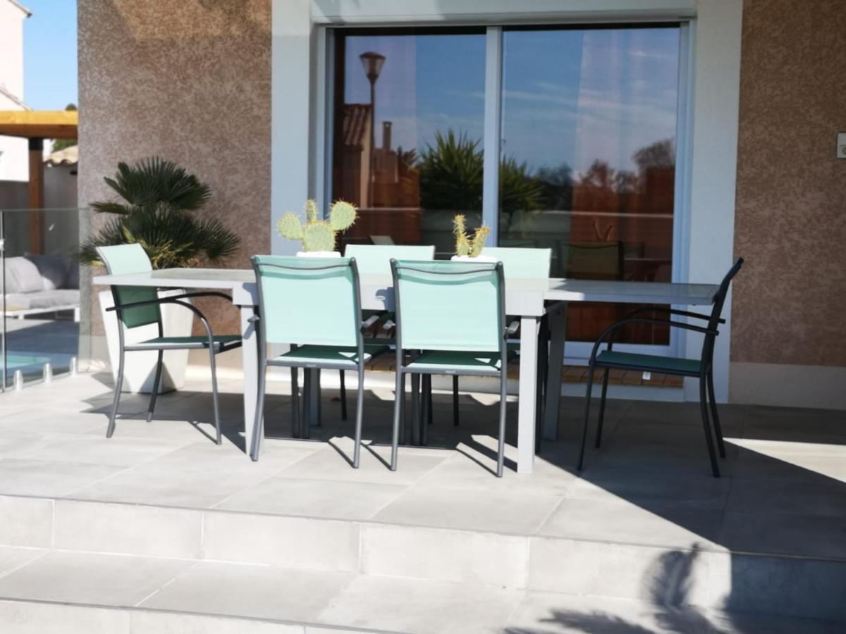 Appartement Au Dessus De La Maison Du Saunier 생 드 지로 외부 사진