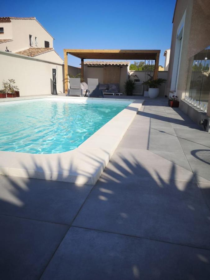 Appartement Au Dessus De La Maison Du Saunier 생 드 지로 외부 사진